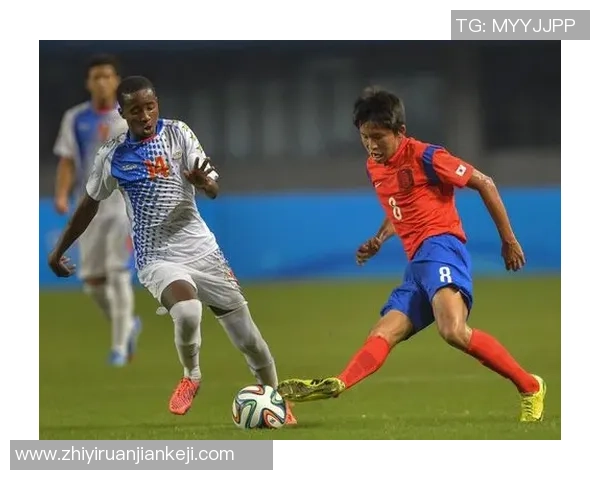 中国与韩国足球赛场冲突引发热议双方球员为何频频发生肢体冲突