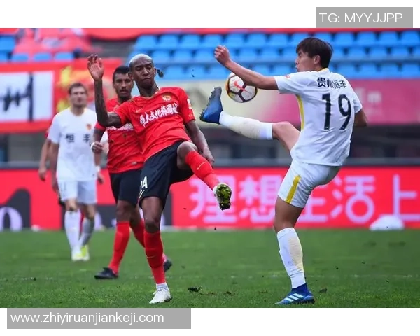 札幌冈与广岛三箭激战正酣球迷期待精彩对决与精彩进球 札幌冈与广岛三箭激战正酣球迷期待精彩对决与精彩进球